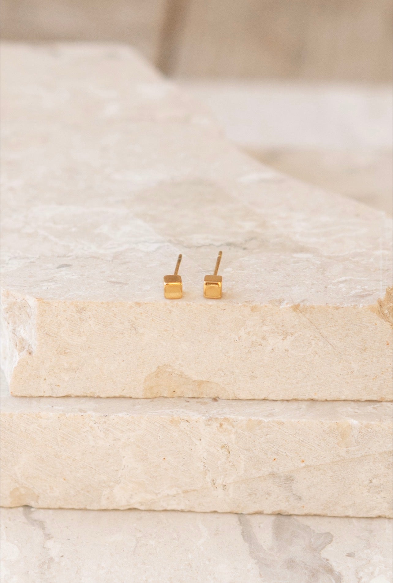 ORECCHINI CUBIC MEDIUM