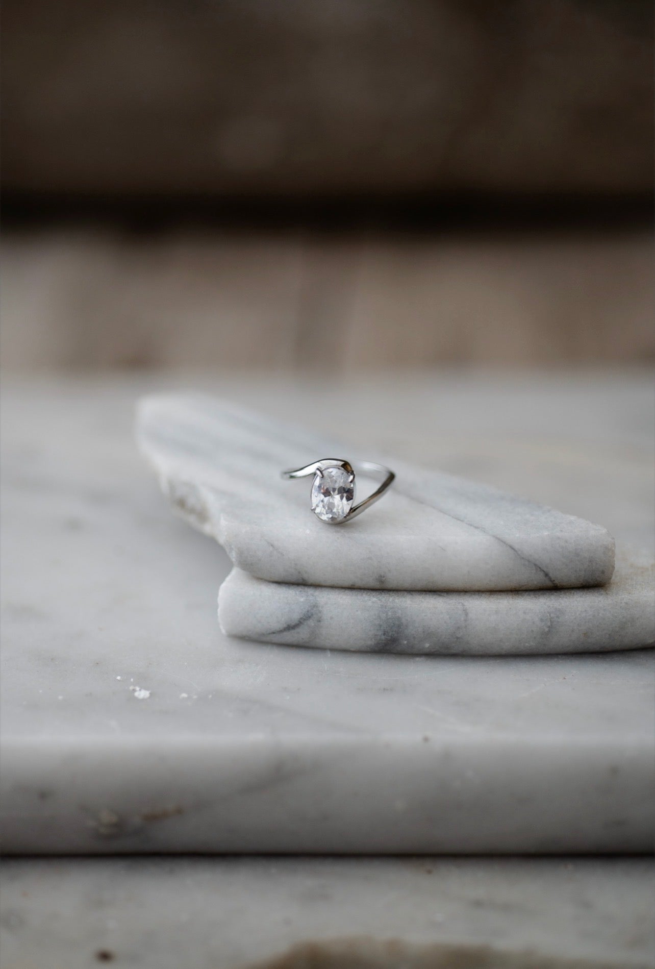 ANELLO SOLITARIO CURVE