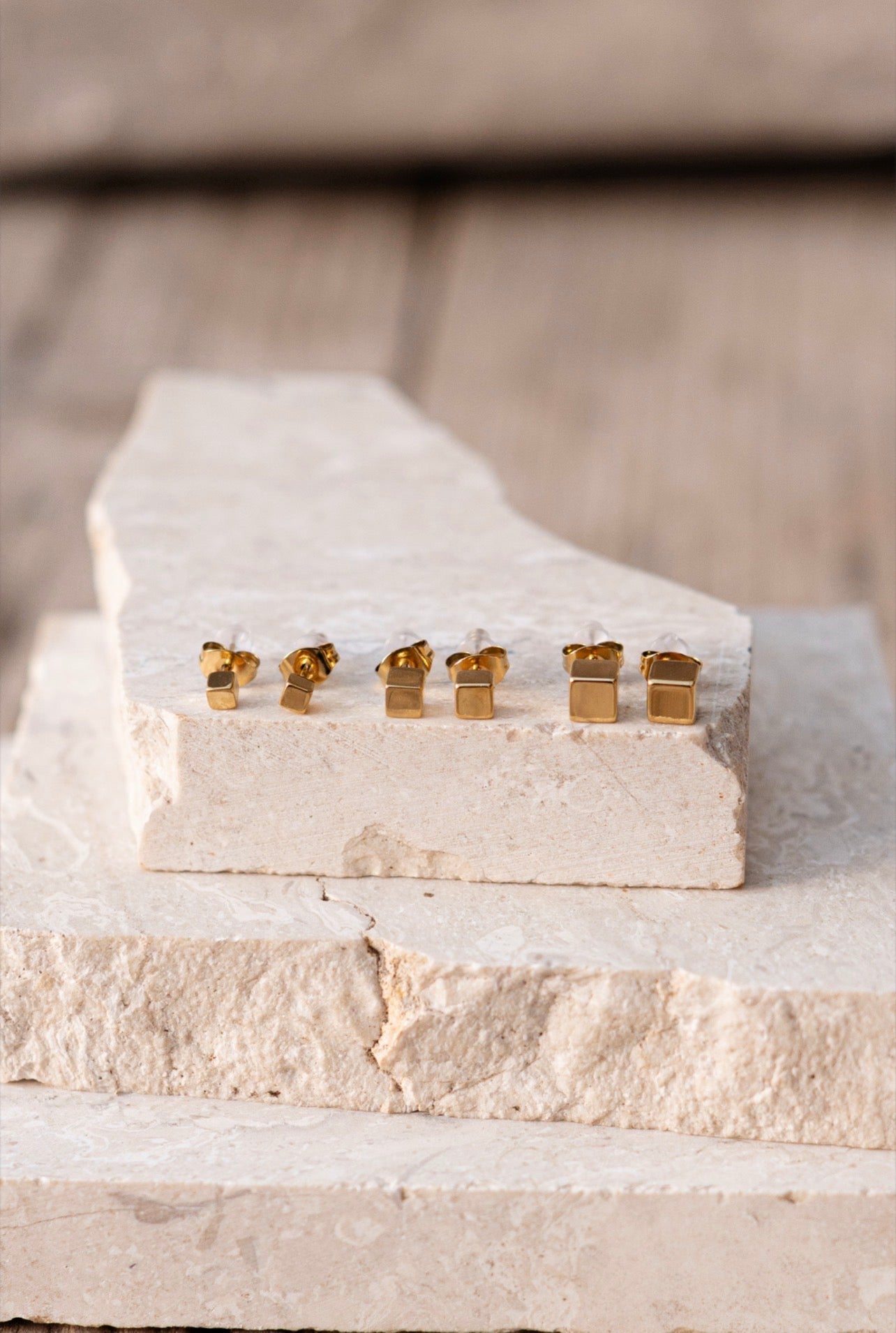 ORECCHINI CUBIC MEDIUM