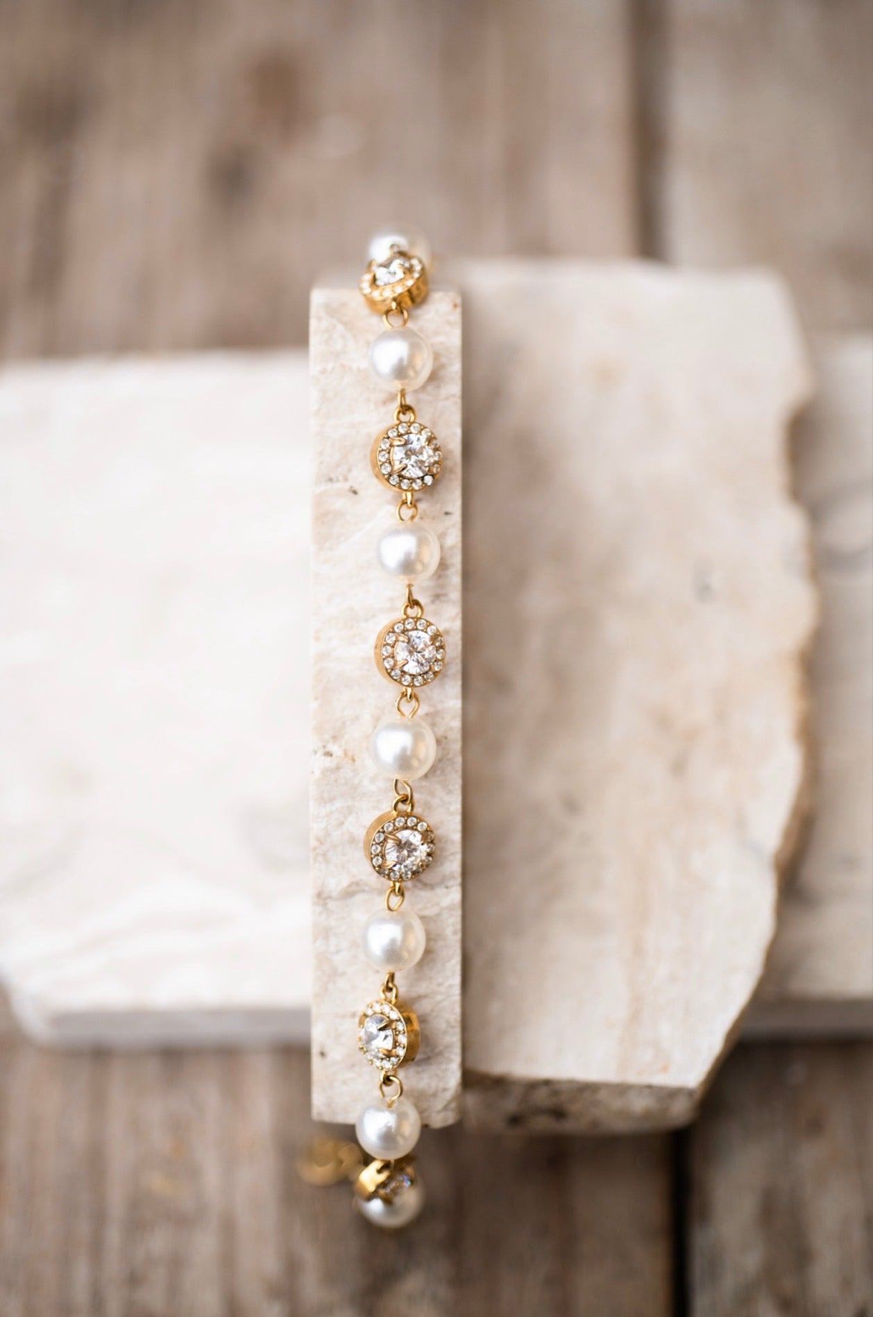 BRACCIALE PERLE E PUNTO LUCE